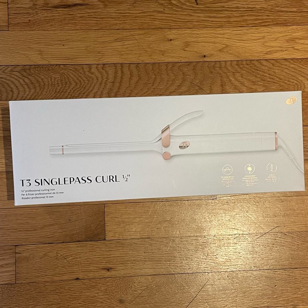 T3 Single Pass 1/2” Curling Iron. New in box!
